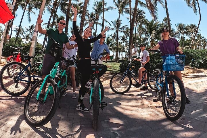 south-beach-bicycle-tour-miami-art-deco-ride photo 2