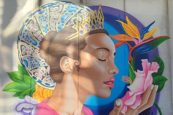 Charlotte Mural Tour: Uptown Street Art & Eats Golf Cart Experience photo 3