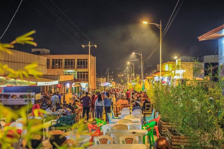 Kigali Night Out Tour: Local Bars, Street Food & Live Music