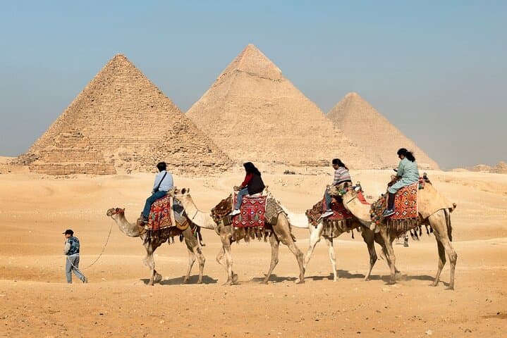 Cairo Stopover: Private Pyramids, Sphinx & Egyptian Museum Day Tour photo 5