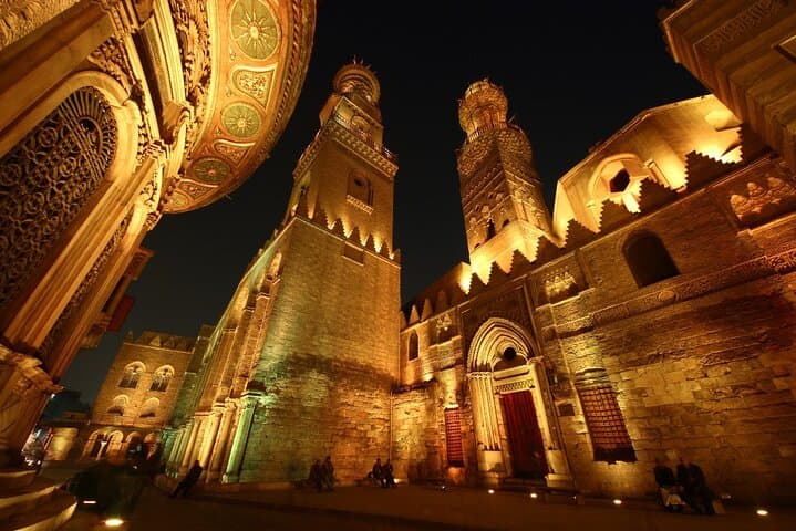 Private Old Cairo Walking Tour — Cairo Tower, Felucca & Khan el-Khalili