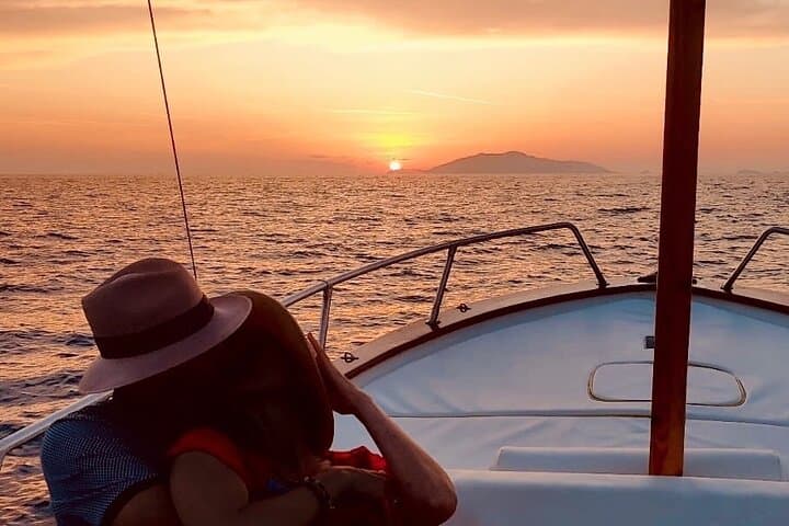 Capri Sunset Boat Tour: Private 2-Hour Grotto & Snorkel Cruise