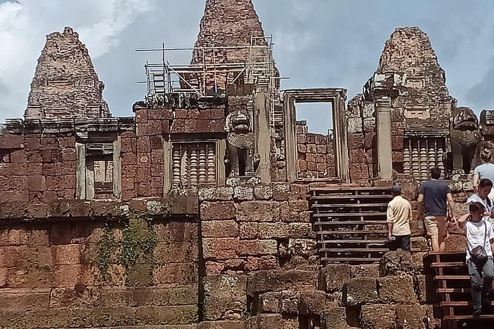 Private 2-Day Angkor Temples Tour: Sunrise at Angkor Wat & Sunset at Phnom Bakheng photo 4