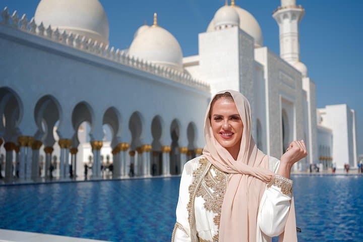 From Dubai to Abu Dhabi: Sheikh Zayed Mosque & City Sights Day Tour