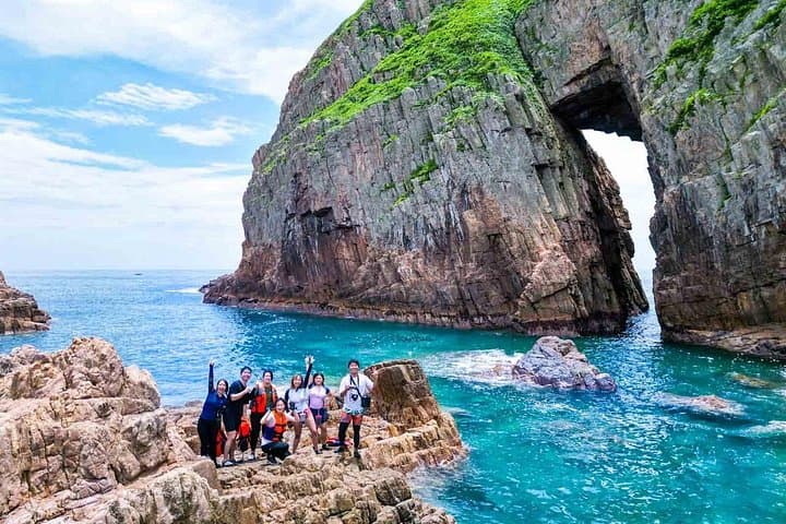 Sai Kung Island Hopping: Four Sea Arches & Volcanic Columns Boat Tour photo 1