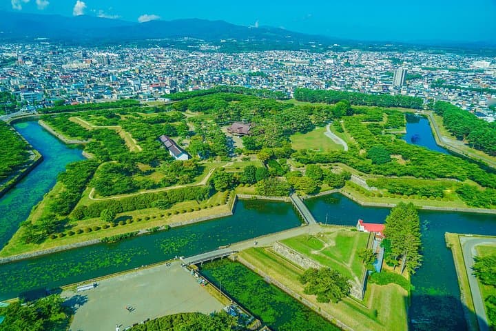 Hakodate Private Custom Full-Day Tour — Goryokaku, Motomachi & Kanemori Guide