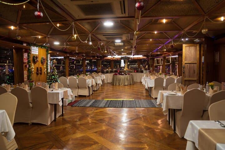 Dubai Marina Dhow Dinner Cruise: 2-Hour Buffet & Night Skyline