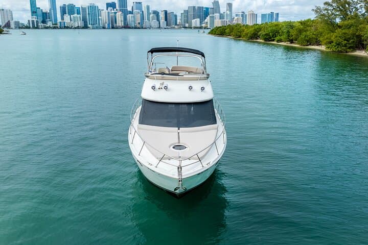 Private Yacht Charter Miami: 2–4 Hour Boat Rental with Water Toys photo 5