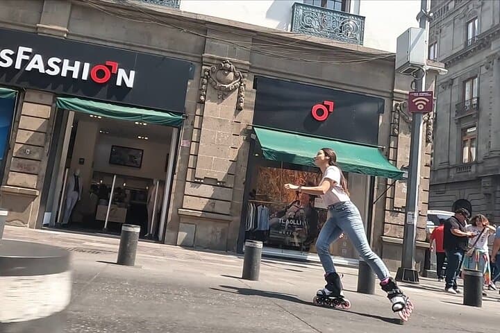 Skate Alameda Central: Beginner Skate Class in Mexico City photo 3