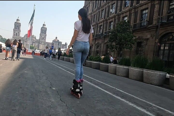 Skate Alameda Central: Beginner Skate Class in Mexico City photo 4