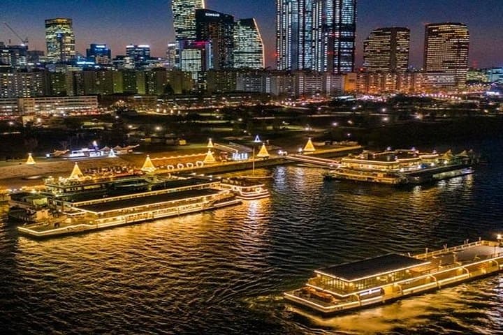 Seoul Night Tour: Han River Cruise & Gyeongbokgung Evening Experience photo 1