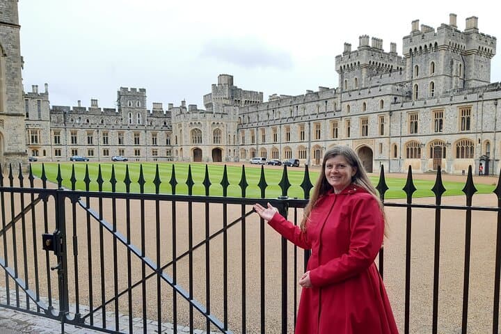 Private Windsor Castle Walking Tour with Accredited Blue Badge Guide