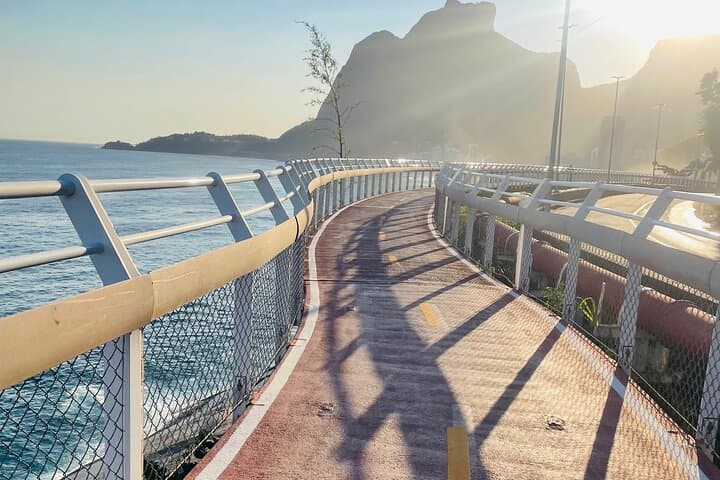 Rio Coastal E-Bike Tour: Leblon to São Conrado — Beaches & Lagoon (20 km) photo 2