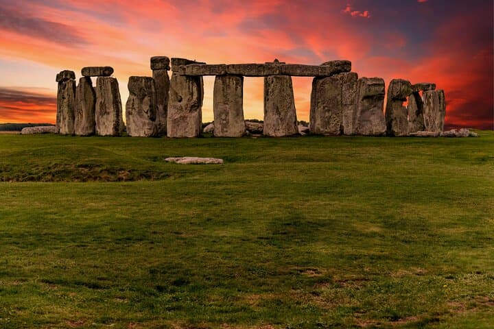 Luxury Transfer from Southampton to London via Stonehenge — Private Chauffeur Stopover photo 2