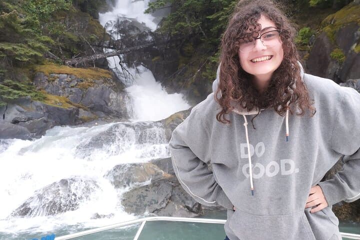 Waterfalls and Wildlife Scenic Cruise on Lynn Canal from Skagway