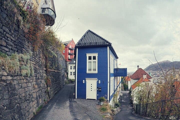 Bergen Twilight Walking Tour: Evening History and Harbor Lights photo 6