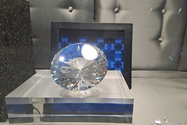Cape Town V&A Diamond Workshop & Retail Private Tour photo 6
