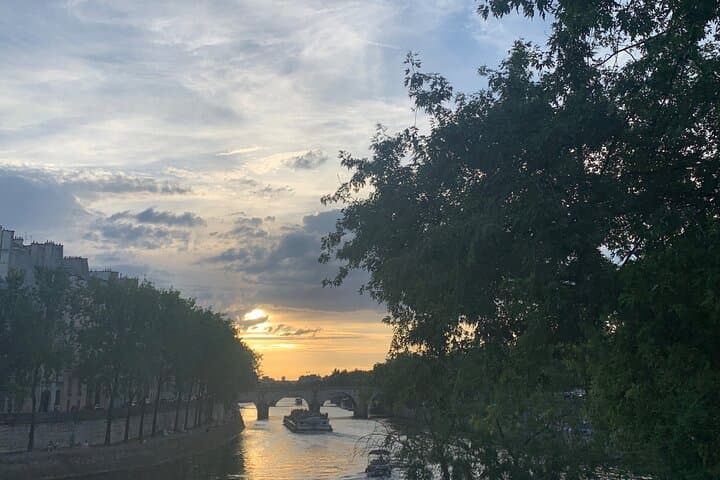 See Paris Your Way: Private Driver Tour to Eiffel, Montmartre & Notre-Dame photo 3