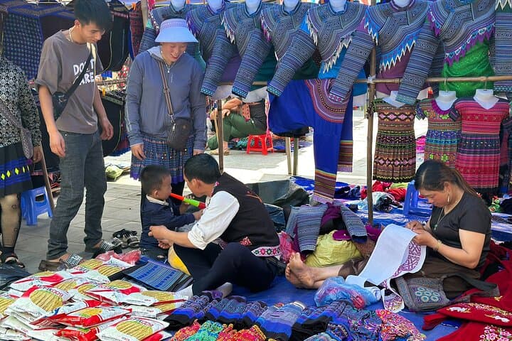 Bac Ha Sunday Market Private Tour: Cultural Market & Hoang A Tuong Palace Day Trip photo 4