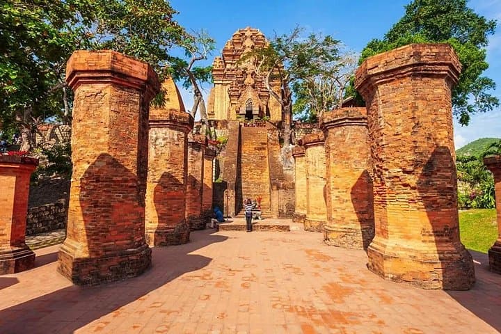 Private Half-Day Nha Trang Tour to Po Nagar, Oceanography Museum, Hon Chong & Stone Church photo 4