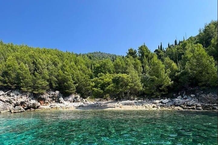 Private Boat Tour to 4 Islands & Caves from Dubrovnik with Local Skipper