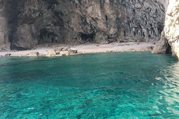 Private Boat Tour to 4 Islands & Caves from Dubrovnik with Local Skipper photo 5