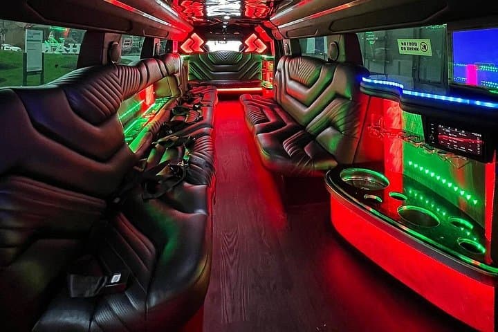 Private Stretch Limo Tour of Washington, D.C. — Capitol to Jefferson Custom Day & Night Excursions photo 3