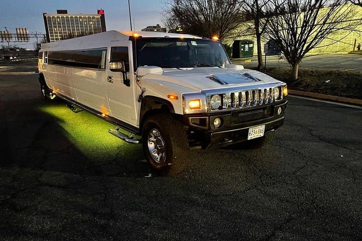 Private Stretch Limo Tour of Washington, D.C. — Capitol to Jefferson Custom Day & Night Excursions photo 2