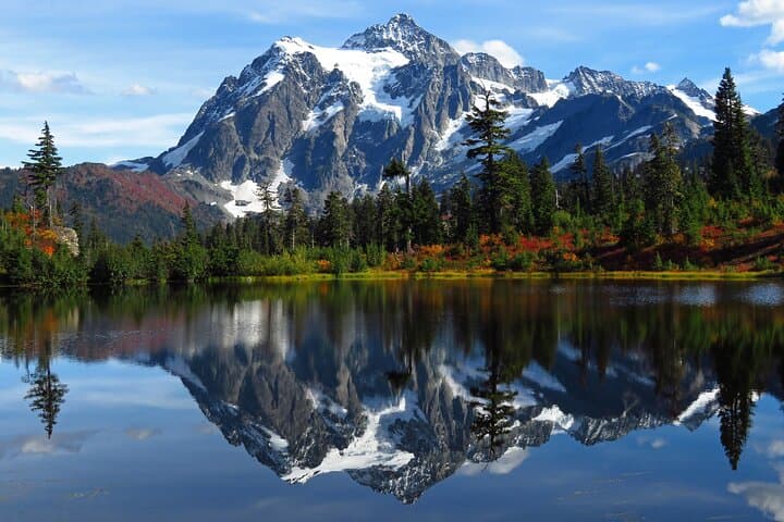 4-Day Seattle and Washington State Highlights: Pike Place, Snoqualmie Falls, Diablo Lake & Bainbridge