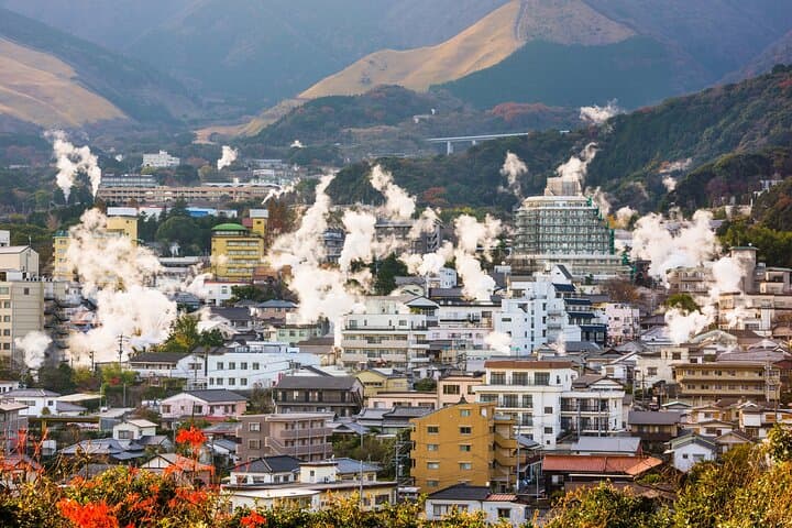 Discover Beppu: Private Walking Tour of Markets, Art and Panoramic Views