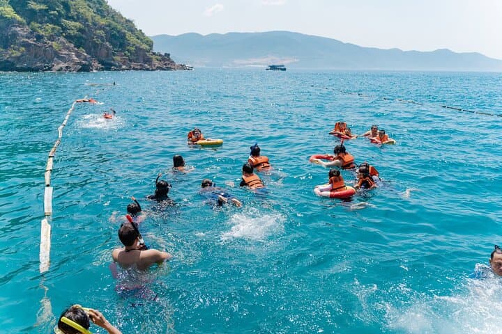 Discover Nha Trang's Vibrant Islands and Floating Bar Adventure photo 4