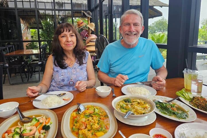 Tailor-Made Private Bangkok Full-Day: Temples, Markets & Local Guide photo 6