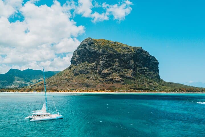 West Coast Mauritius Catamaran Cruise — Dolphins, Snorkel & Ile aux Bénitiers photo 3