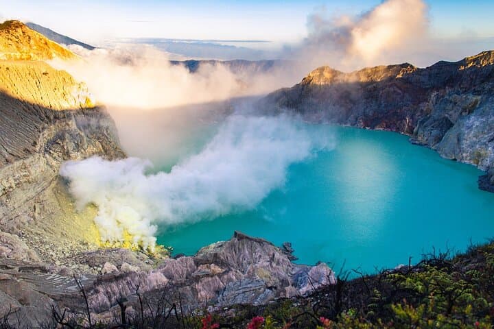 Mount Ijen Blue Fire Midnight Hike: Guided Tour from Banyuwangi photo 5