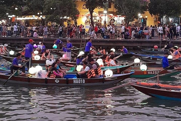 Hoi An Marble Mountains & Coconut Jungle: Basket Boat and Ancient Town Walking Tour photo 2