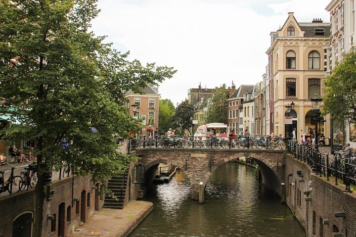 Private Utrecht Food Walking Tour — 8 Tastings Through the Old City photo 3