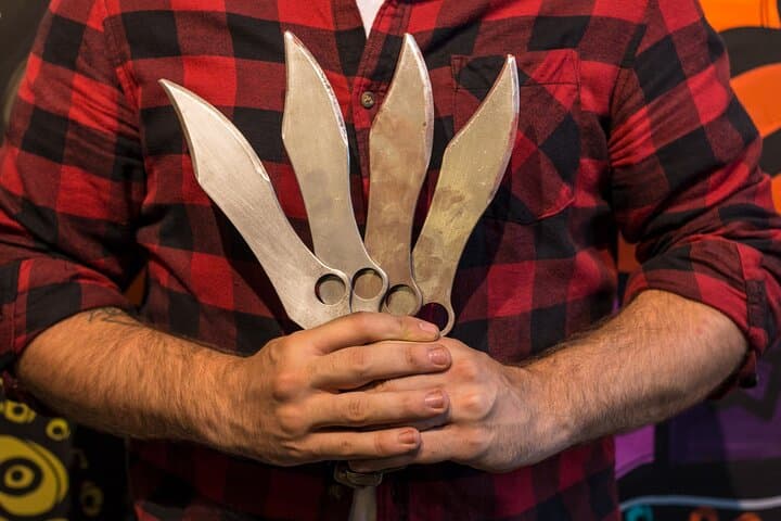Indoor Axe and Knife Throwing in Würzburg — 85-Minute Coaching Session photo 5