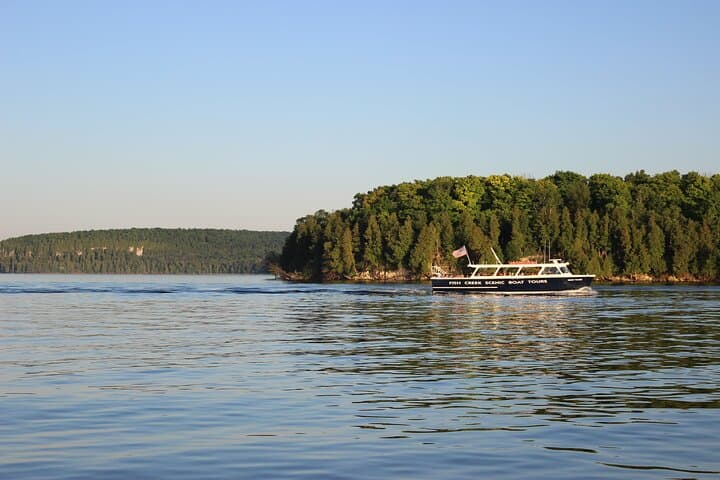 Peninsula Park Caves Scenic Boat Tour: Eagle Bluff Lighthouse & Strawberry Islands Cruise photo 2
