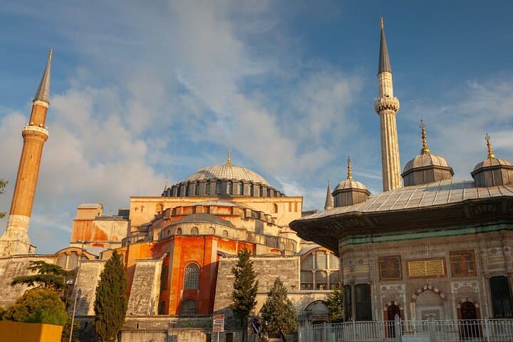 Skip-the-Line Hagia Sophia, Basilica Cistern & Grand Bazaar Walking Tour