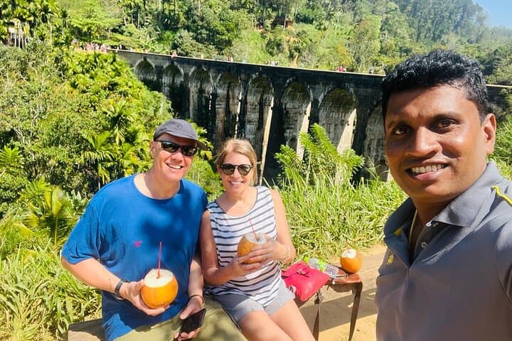 discover-sri-lanka-8-day-private-tour-driver-vehicle-cultural-nature-beaches photo 3