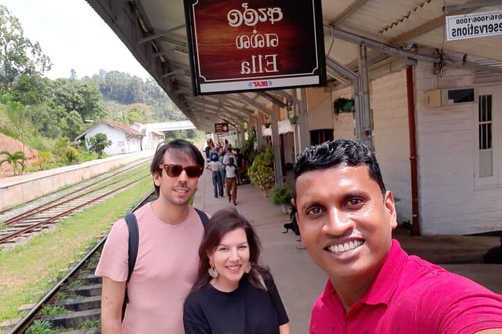 discover-sri-lanka-8-day-private-tour-driver-vehicle-cultural-nature-beaches photo 5