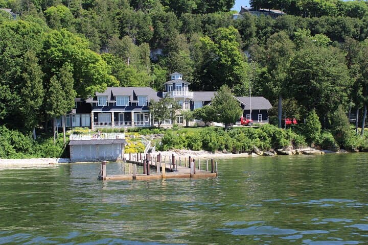 Strawberry Islands Scenic Boat Tour and Historic Cottage Row — Door County 90-Minute Cruise