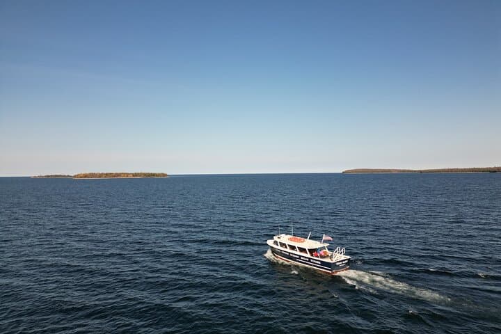 Strawberry Islands Scenic Boat Tour and Historic Cottage Row — Door County 90-Minute Cruise photo 2