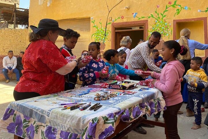 Horse-Drawn Carriage Tour in Luxor: Corniche, Sphinx Alley & Market Ride photo 3