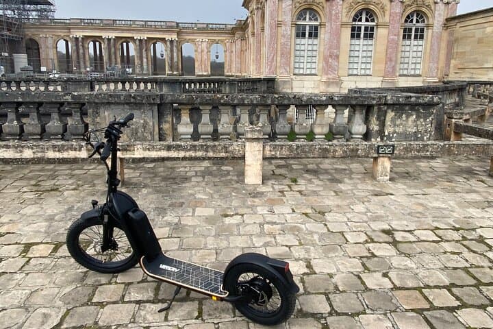 Versailles Electric Scooter Rental — Semi‑Off‑Road Self‑Guided Exploration photo 4