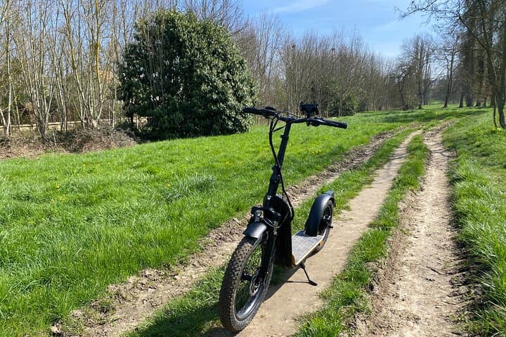 Versailles Electric Scooter Rental — Semi‑Off‑Road Self‑Guided Exploration photo 6