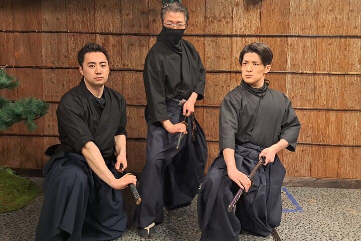 Tokyo Samurai Sword Experience: Hands-On Iaido, Hakama and Museum Tour in Shinjuku photo 6
