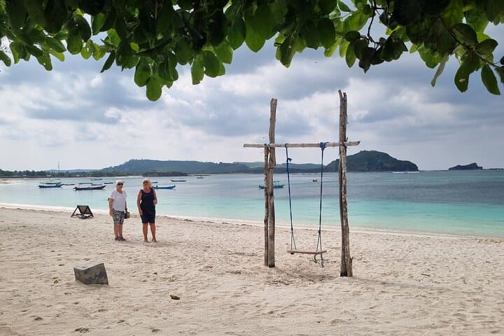 Custom Lombok Private Tour: Beaches, Temples & Markets in One Day photo 5