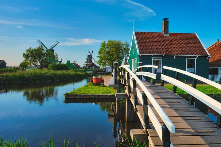 Zaanse Schans & Volendam Private Day Tour: Windmills, Cheese, and Fishing-Village Strolls photo 2