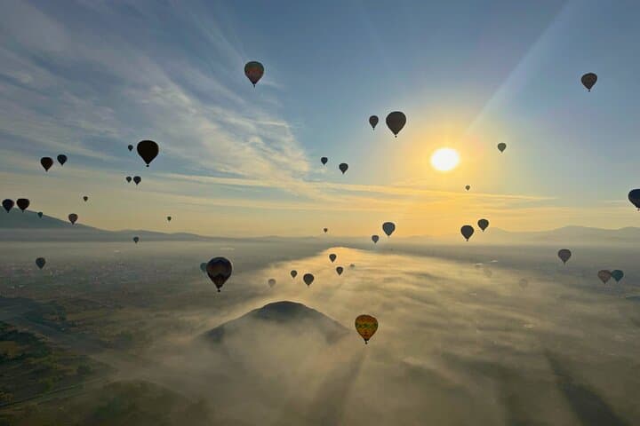 Sunrise Hot Air Balloon Over Teotihuacan: Flight, Buffet Breakfast & Archaeological Visit
